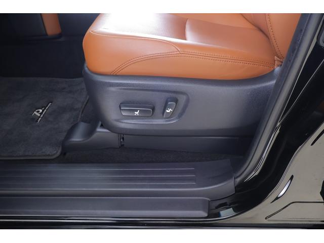 ランドクルーザープラド TX Lパッケージ 70thアニバーサリーリミテッド 4WD サンルーフ 衝突被害軽減ブレーキ 純正9型ナビ 地デジTV バックカメラ ETC2.0 レーダークルーズ 車線逸脱警報 オートハイビーム 本革 シートヒーター&クール クリアランスソナー 前後ドラレコ(41枚目)