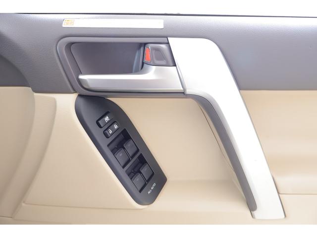 ランドクルーザープラド TX Lパッケージ マットブラックエディション 4WD サンルーフ 衝突被害軽減ブレーキ 純正9型ナビ 地デジTV バックカメラ レーダークルーズ 車線逸脱警報 オートハイビーム 本革 シートヒーター&クール クリアランスソナー 前後ドラレコ ワンオーナー(38枚目)