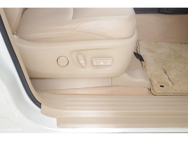 ランドクルーザープラド TX Lパッケージ マットブラックエディション 4WD サンルーフ 衝突被害軽減ブレーキ 純正9型ナビ 地デジTV バックカメラ レーダークルーズ 車線逸脱警報 オートハイビーム 本革 シートヒーター&クール クリアランスソナー 前後ドラレコ ワンオーナー(40枚目)