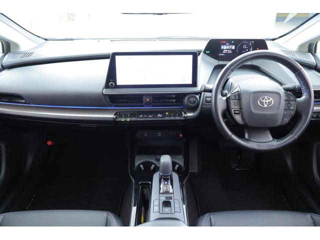 プリウス Ｚ　４ＷＤ　モデリスタフルエアロ　衝突被害軽減ブレーキ　パノラマルーフ　１２．３インチＤＡ　地デジＴＶ　全周囲カメラ　ＢＳＭ　レーダークルーズ　車線逸脱警報　ＥＴＣ２．０　シートヒーター＆クール　ＡＣ１００Ｖー１５００Ｗ　デジタルミラー　前後ドラレコ（12枚目）