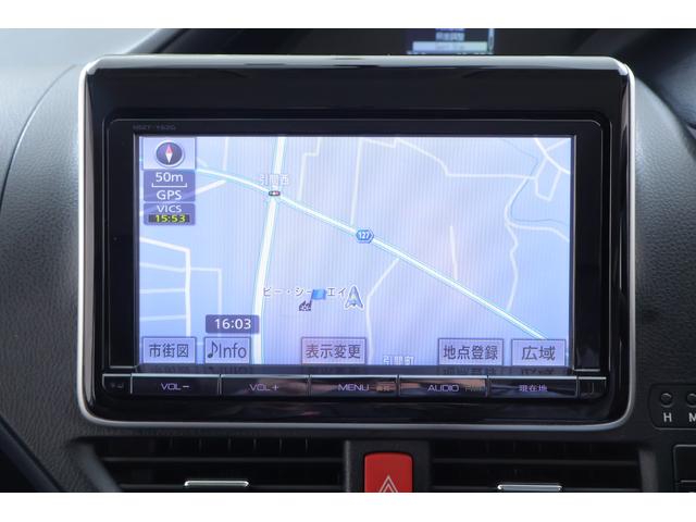 ヴォクシー ＺＳ　４ＷＤ　純正９インチナビ　地デジＴＶ　バックカメラ　後席モニター　スマートキー　ＥＴＣ　コーナーセンサー　両側電動スライドドア　Ｂｌｕｅｔｏｏｔｈ接続　アイドリングストップ　ＬＥＤヘッドライト　純正アルミ　横滑り防止装置（14枚目）