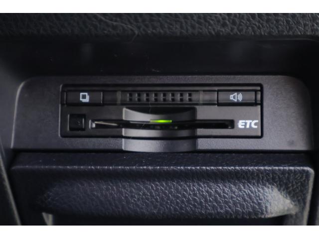 ヴォクシー ＺＳ　４ＷＤ　純正９インチナビ　地デジＴＶ　バックカメラ　後席モニター　スマートキー　ＥＴＣ　コーナーセンサー　両側電動スライドドア　Ｂｌｕｅｔｏｏｔｈ接続　アイドリングストップ　ＬＥＤヘッドライト　純正アルミ　横滑り防止装置（25枚目）