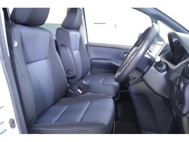 ヴォクシー ＺＳ　４ＷＤ　純正９インチナビ　地デジＴＶ　バックカメラ　後席モニター　スマートキー　ＥＴＣ　コーナーセンサー　両側電動スライドドア　Ｂｌｕｅｔｏｏｔｈ接続　アイドリングストップ　ＬＥＤヘッドライト　純正アルミ　横滑り防止装置（33枚目）