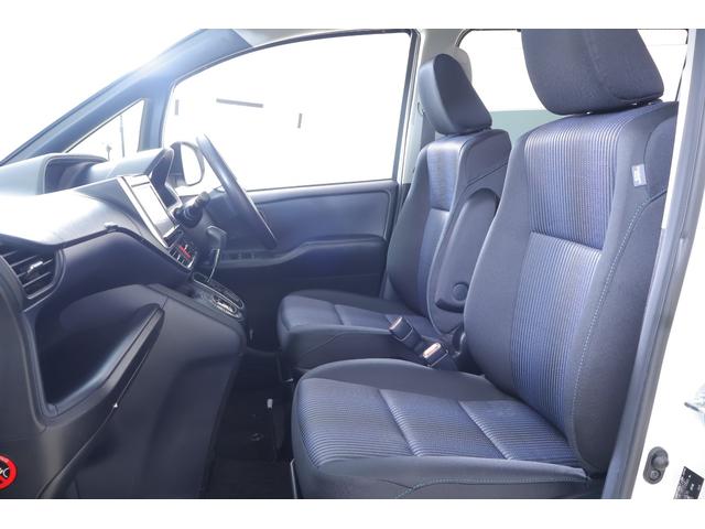 ヴォクシー ＺＳ　４ＷＤ　純正９インチナビ　地デジＴＶ　バックカメラ　後席モニター　スマートキー　ＥＴＣ　コーナーセンサー　両側電動スライドドア　Ｂｌｕｅｔｏｏｔｈ接続　アイドリングストップ　ＬＥＤヘッドライト　純正アルミ　横滑り防止装置（34枚目）