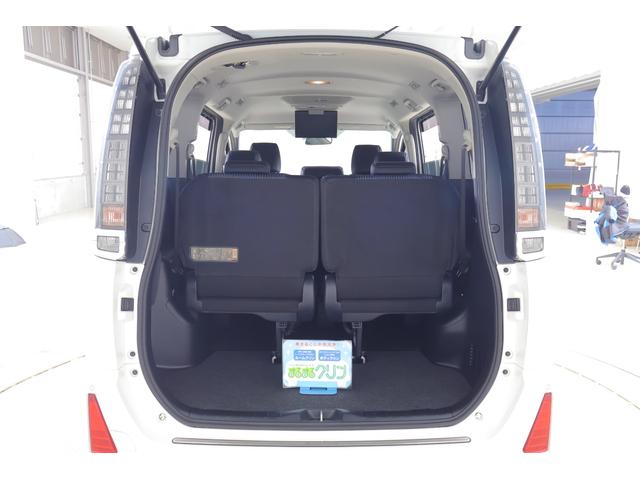 ヴォクシー ＺＳ　４ＷＤ　純正９インチナビ　地デジＴＶ　バックカメラ　後席モニター　スマートキー　ＥＴＣ　コーナーセンサー　両側電動スライドドア　Ｂｌｕｅｔｏｏｔｈ接続　アイドリングストップ　ＬＥＤヘッドライト　純正アルミ　横滑り防止装置（39枚目）