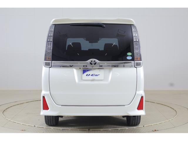 ヴォクシー ＺＳ　４ＷＤ　純正９インチナビ　地デジＴＶ　バックカメラ　後席モニター　スマートキー　ＥＴＣ　コーナーセンサー　両側電動スライドドア　Ｂｌｕｅｔｏｏｔｈ接続　アイドリングストップ　ＬＥＤヘッドライト　純正アルミ　横滑り防止装置（42枚目）