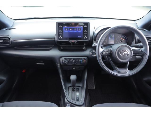 ヤリス Ｘ　衝突被害軽減ブレーキ　純正７インチＤＡ　バックカメラ　スマートキー　ＥＴＣ　車線逸脱警報　オートハイビーム　電動格納ミラー　先行車発進告知機能　Ｂｌｕｅｔｏｏｔｈ接続　横滑り防止装置（12枚目）