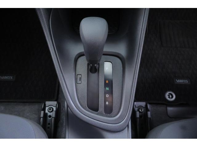 ヤリス Ｘ　衝突被害軽減ブレーキ　純正７インチＤＡ　バックカメラ　スマートキー　ＥＴＣ　車線逸脱警報　オートハイビーム　電動格納ミラー　先行車発進告知機能　Ｂｌｕｅｔｏｏｔｈ接続　横滑り防止装置（24枚目）