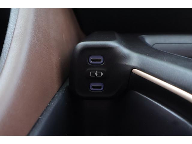 クラウンクロスオーバー Ｇレザーパッケージ　４ＷＤ　１２．３インチＤＡ　地デジＴＶ　全周囲カメラ　ＢＳＭ　衝突被害軽減ブレーキ　レーダークルーズ　車線逸脱警報　クリアランスソナー　ＥＴＣ２．０　本革　シートヒーター＆クール　ＡＣ１００Ｖー１５００Ｗ　前後ドラレコ　４眼ＬＥＤライト（30枚目）