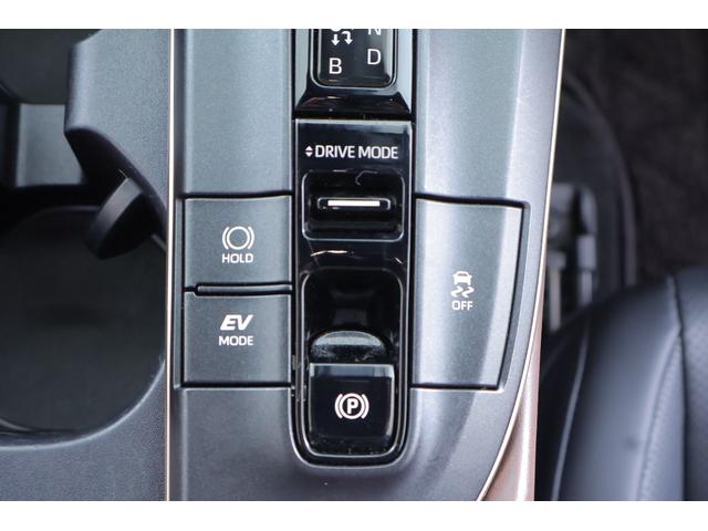 クラウンクロスオーバー Ｇレザーパッケージ　４ＷＤ　１２．３インチＤＡ　地デジＴＶ　全周囲カメラ　ＢＳＭ　衝突被害軽減ブレーキ　レーダークルーズ　車線逸脱警報　クリアランスソナー　ＥＴＣ２．０　本革　シートヒーター＆クール　ＡＣ１００Ｖー１５００Ｗ　前後ドラレコ　４眼ＬＥＤライト（32枚目）