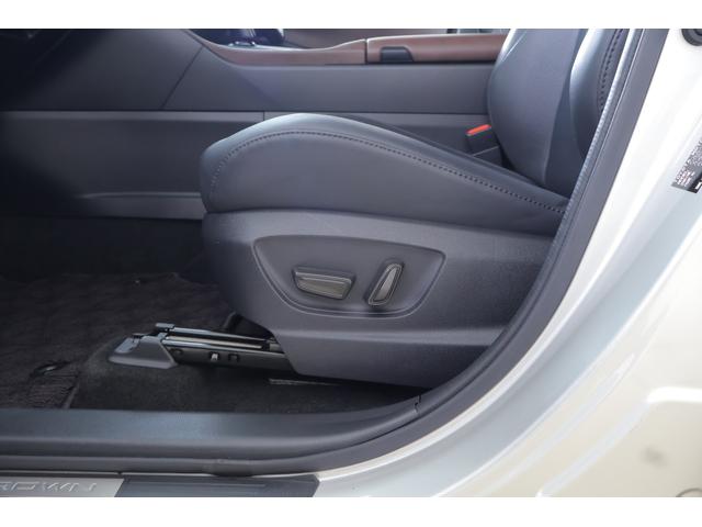 クラウンクロスオーバー Ｇレザーパッケージ　４ＷＤ　１２．３インチＤＡ　地デジＴＶ　全周囲カメラ　ＢＳＭ　衝突被害軽減ブレーキ　レーダークルーズ　車線逸脱警報　クリアランスソナー　ＥＴＣ２．０　本革　シートヒーター＆クール　ＡＣ１００Ｖー１５００Ｗ　前後ドラレコ　４眼ＬＥＤライト（44枚目）