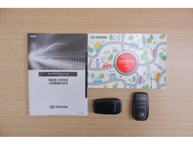 プリウス Ｚ　衝突被害軽減ブレーキ　ＢＳＭ　１２．３インチＤＡ地デジ　全周囲カメラ　ＥＴＣ２．０　レーダークルーズ　車線逸脱警報　オートハイビーム　シートヒーター＆クール　パワーシート　ステアリングヒーター　ＡＣ１００Ｖ－１５００Ｗ　クリアランスソナー　パワーバックドア（59枚目）
