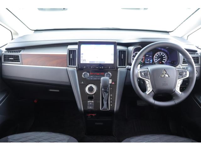 デリカＤ：５ Ｐ　４ＷＤ　衝突被害軽減ブレーキ　純正１０型ナビ　地デジＴＶ　アラウンドビューモニター　スマートキー　ＥＴＣ　レーダークルーズ　車線逸脱警報　オートハイビーム　両側電動ドア　シートヒーター　ステアリングヒーター　電動サイドステップ　前後ドラレコ　パワーバックドア（12枚目）