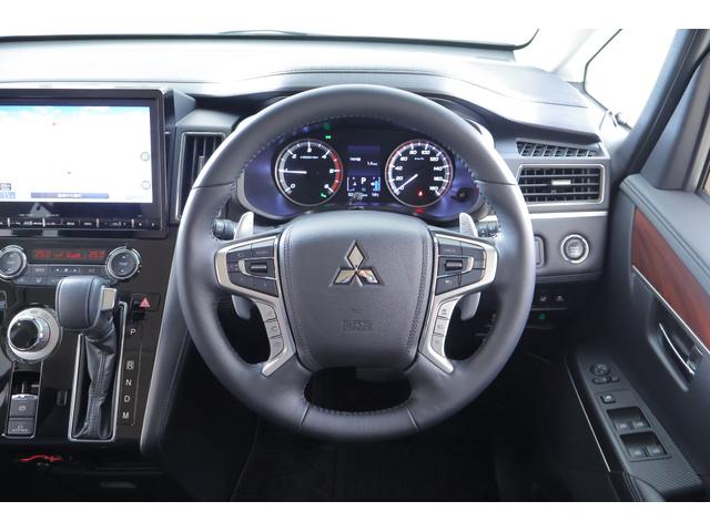 デリカＤ：５ Ｐ　４ＷＤ　衝突被害軽減ブレーキ　純正１０型ナビ　地デジＴＶ　アラウンドビューモニター　スマートキー　ＥＴＣ　レーダークルーズ　車線逸脱警報　オートハイビーム　両側電動ドア　シートヒーター　ステアリングヒーター　電動サイドステップ　前後ドラレコ　パワーバックドア（13枚目）