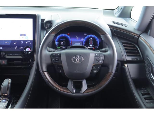 アルファードハイブリッド Ｚ　４ＷＤ　サンルーフ　衝突被害軽減ブレーキ　１４型ＤＡナビ　地デジＴＶ　全周囲カメラ　１４インチリアエンター　ＢＳＭ　レーダークルーズ　車線逸脱警報　シートヒーター＆クール　前後ドラレコ　ＡＣ１００Ｖ１５００Ｗ　パワーバックドア　３眼ＬＥＤライト　ワンオーナー（13枚目）