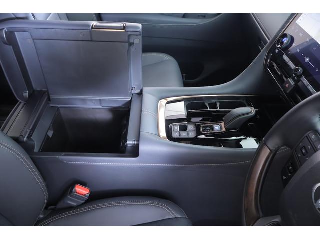 アルファードハイブリッド Ｚ　４ＷＤ　サンルーフ　衝突被害軽減ブレーキ　１４型ＤＡナビ　地デジＴＶ　全周囲カメラ　１４インチリアエンター　ＢＳＭ　レーダークルーズ　車線逸脱警報　シートヒーター＆クール　前後ドラレコ　ＡＣ１００Ｖ１５００Ｗ　パワーバックドア　３眼ＬＥＤライト　ワンオーナー（41枚目）