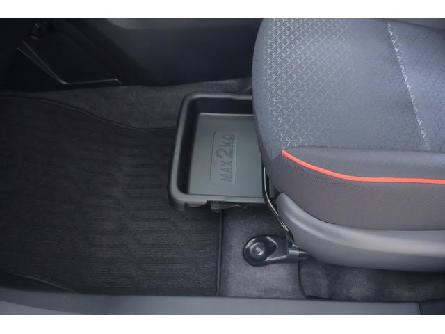 ライズ Ｚ　衝突被害軽減ブレーキ　純正９インチＤＡ　地デジＴＶ　全周囲カメラ　ＢＳＭ　スマートキー　ＥＴＣ２．０　レーダークルーズ　オートハイビーム　車線逸脱警報　コーナーセンサー　前後ドラレコ　シートヒーター　ＬＥＤヘッドライト　先行車発進告知機能　ワンオーナー（45枚目）