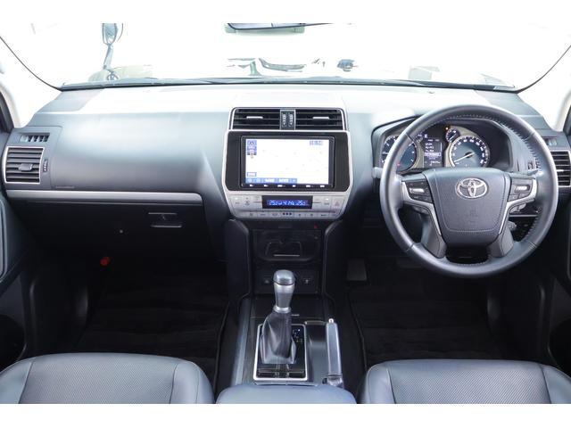 ランドクルーザープラド ＴＸ　Ｌパッケージ・ブラックエディション　４ＷＤ　本革シート　衝突被害軽減ブレーキ　純正９インチナビ　地デジＴＶ　バックカメラ　スマートキー　ＥＴＣ　レーダークルーズ　車線逸脱警報　オートハイビーム　シートヒーター＆クール　ＬＥＤヘッドライト　横滑り防止装置（12枚目）