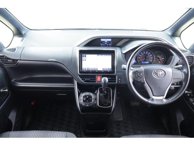 ヴォクシー ＺＳ　煌　衝突被害軽減ブレーキ　純正９インチナビ　地デジＴＶ　バックカメラ　スマートキー　ＥＴＣ　クルーズコントロール　車線逸脱警報　オートハイビーム　両側電動ドア　先行車発進告知機能　Ｂｌｕｅｔｏｏｔｈ接続　ＬＥＤヘッドライト　ドライブレコーダー　横滑防止装置（12枚目）