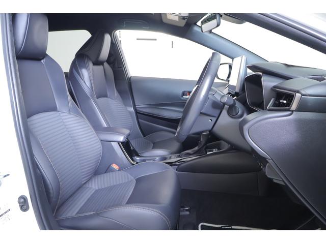 カローラツーリング ハイブリッド　ダブルバイビー　衝突被害軽減ブレーキ　ドラレコ　１０．５インチＤＡナビ　地デジＴＶ　バックカメラ　ＢＳＭ　レーダークルーズ　ＥＴＣ２．０　車線逸脱警報　クリアランスソナー　シートヒーター　ステアリングヒーター　ＡＣ１００Ｖ－１５００Ｗ　ワンオーナー（36枚目）