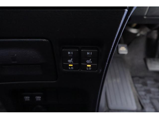 ノア ハイブリッドＳｉ　ダブルバイビーＩＩＩ　衝突被害軽減ブレーキ　純正９インチナビ　地デジＴＶ　バックカメラ　後席モニター　スマートキー　ＥＴＣ　クルコン　車線逸脱警報　オートハイビーム　両側電動ドア　クリアランスソナー　シートヒーター　前後ドラレコ　ＬＥＤライト（34枚目）