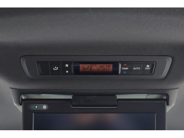 ノア ハイブリッドＳｉ　ダブルバイビーＩＩＩ　衝突被害軽減ブレーキ　純正９インチナビ　地デジＴＶ　バックカメラ　後席モニター　スマートキー　ＥＴＣ　クルコン　車線逸脱警報　オートハイビーム　両側電動ドア　クリアランスソナー　シートヒーター　前後ドラレコ　ＬＥＤライト（36枚目）