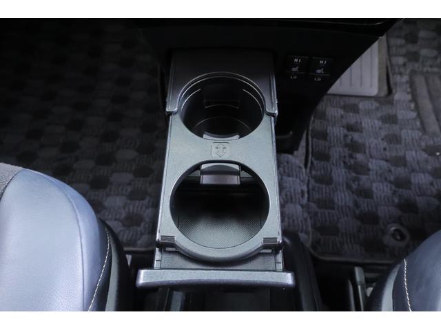 ノア ハイブリッドＳｉ　ダブルバイビーＩＩＩ　衝突被害軽減ブレーキ　純正９インチナビ　地デジＴＶ　バックカメラ　後席モニター　スマートキー　ＥＴＣ　クルコン　車線逸脱警報　オートハイビーム　両側電動ドア　クリアランスソナー　シートヒーター　前後ドラレコ　ＬＥＤライト（41枚目）