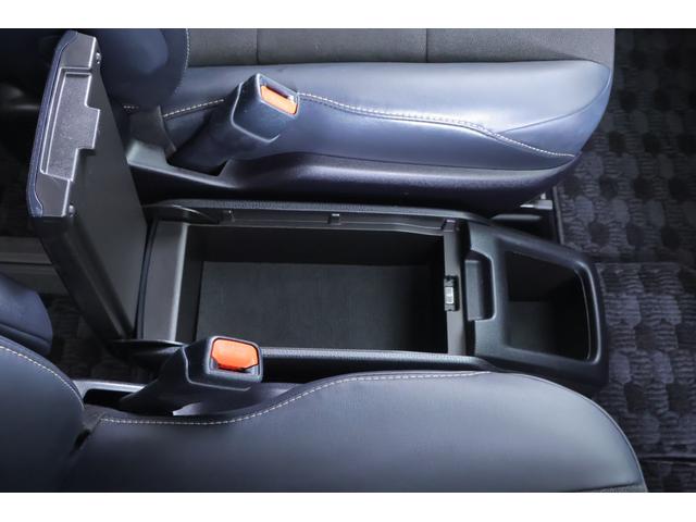 ノア ハイブリッドＳｉ　ダブルバイビーＩＩＩ　衝突被害軽減ブレーキ　純正９インチナビ　地デジＴＶ　バックカメラ　後席モニター　スマートキー　ＥＴＣ　クルコン　車線逸脱警報　オートハイビーム　両側電動ドア　クリアランスソナー　シートヒーター　前後ドラレコ　ＬＥＤライト（42枚目）