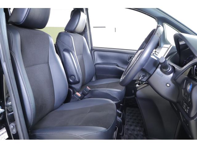 ノア ハイブリッドＳｉ　ダブルバイビーＩＩＩ　衝突被害軽減ブレーキ　純正９インチナビ　地デジＴＶ　バックカメラ　後席モニター　スマートキー　ＥＴＣ　クルコン　車線逸脱警報　オートハイビーム　両側電動ドア　クリアランスソナー　シートヒーター　前後ドラレコ　ＬＥＤライト（44枚目）