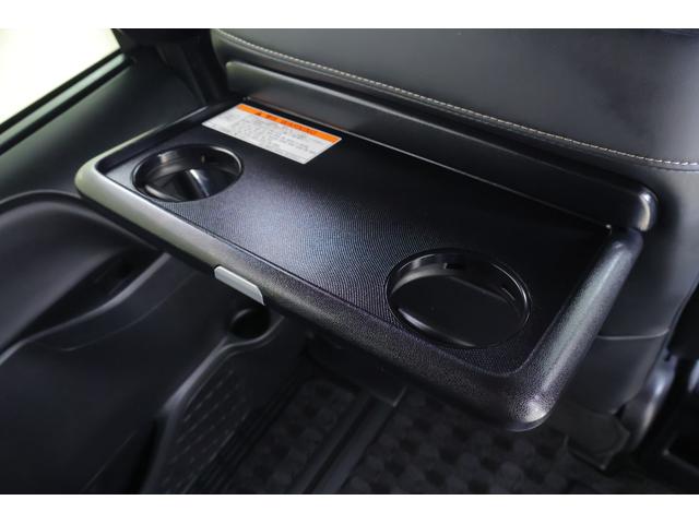 ノア ハイブリッドＳｉ　ダブルバイビーＩＩＩ　衝突被害軽減ブレーキ　純正９インチナビ　地デジＴＶ　バックカメラ　後席モニター　スマートキー　ＥＴＣ　クルコン　車線逸脱警報　オートハイビーム　両側電動ドア　クリアランスソナー　シートヒーター　前後ドラレコ　ＬＥＤライト（47枚目）