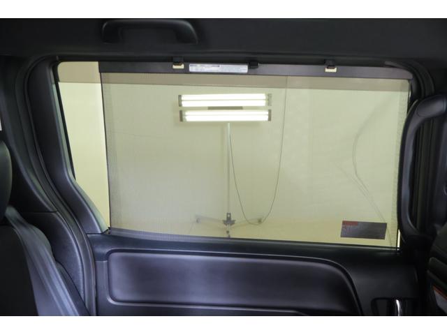 ノア ハイブリッドＳｉ　ダブルバイビーＩＩＩ　衝突被害軽減ブレーキ　純正９インチナビ　地デジＴＶ　バックカメラ　後席モニター　スマートキー　ＥＴＣ　クルコン　車線逸脱警報　オートハイビーム　両側電動ドア　クリアランスソナー　シートヒーター　前後ドラレコ　ＬＥＤライト（49枚目）