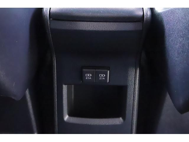 ノア ハイブリッドＳｉ　ダブルバイビーＩＩＩ　衝突被害軽減ブレーキ　純正９インチナビ　地デジＴＶ　バックカメラ　後席モニター　スマートキー　ＥＴＣ　クルコン　車線逸脱警報　オートハイビーム　両側電動ドア　クリアランスソナー　シートヒーター　前後ドラレコ　ＬＥＤライト（50枚目）