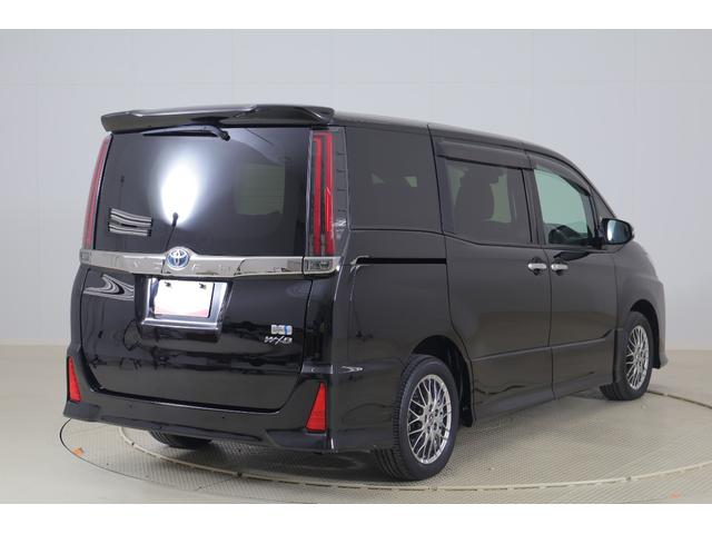 ノア ハイブリッドＳｉ　ダブルバイビーＩＩＩ　衝突被害軽減ブレーキ　純正９インチナビ　地デジＴＶ　バックカメラ　後席モニター　スマートキー　ＥＴＣ　クルコン　車線逸脱警報　オートハイビーム　両側電動ドア　クリアランスソナー　シートヒーター　前後ドラレコ　ＬＥＤライト（56枚目）