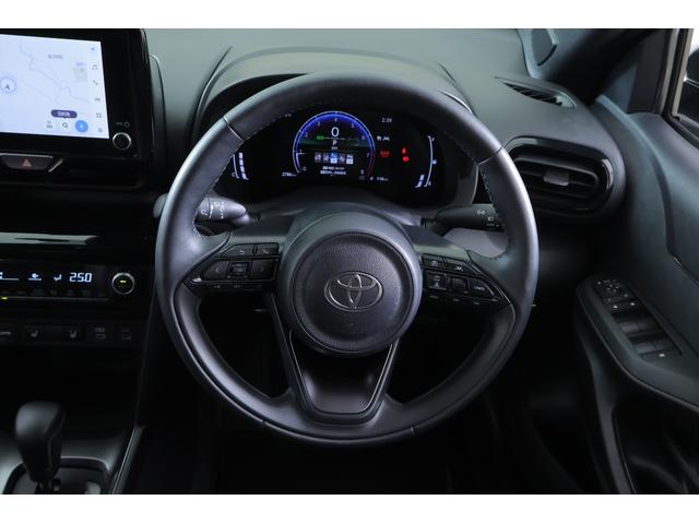 ヤリスクロス Ｚ　衝突被害軽減ブレーキ　純正８インチＤＡナビ　地デジＴＶ　全周囲カメラ　スマートキー　ＥＴＣ　レーダークルーズ　車線逸脱警報　オートハイビーム　ＢＳＭ　クリアランスソナー　シートヒーター　ステアリングヒーター　前後ドラレコ　ＬＥＤヘッドライト　横滑り防止装置（13枚目）