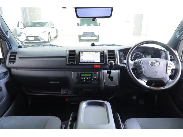 ハイエースバン スーパーＧＬダークプライムＩＩ　４ＷＤ　衝突被害軽減ブレーキ　純正ナビ地デジＴＶ　全周囲カメラ　スマートキー　ＥＴＣ２．０　車線逸脱警報　オートハイビーム　クリアランスソナー　両側電動ドア　ＬＥＤライト　デジタルミラー　ＡＣ１００Ｖ電源　ドラレコ　ワンオーナー（12枚目）
