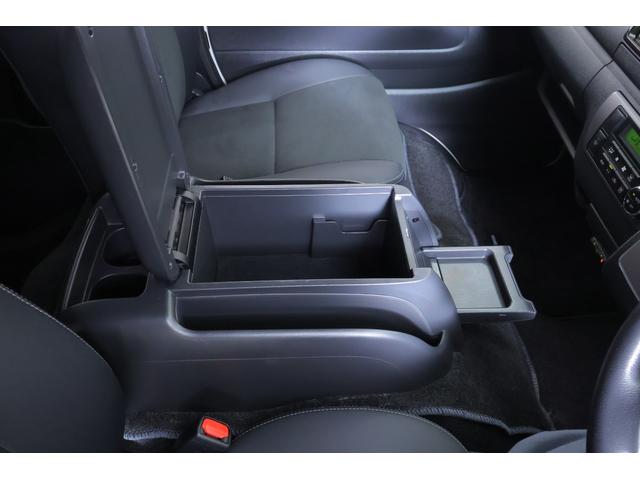 ハイエースバン スーパーＧＬダークプライムＩＩ　４ＷＤ　衝突被害軽減ブレーキ　純正ナビ地デジＴＶ　全周囲カメラ　スマートキー　ＥＴＣ２．０　車線逸脱警報　オートハイビーム　クリアランスソナー　両側電動ドア　ＬＥＤライト　デジタルミラー　ＡＣ１００Ｖ電源　ドラレコ　ワンオーナー（38枚目）