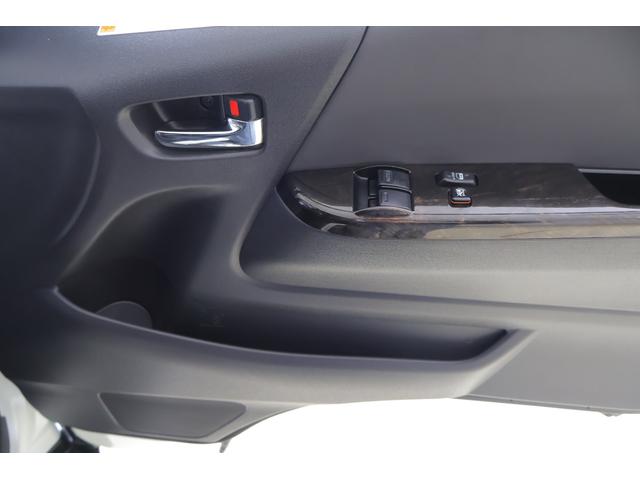 ハイエースバン スーパーＧＬダークプライムＩＩ　４ＷＤ　衝突被害軽減ブレーキ　純正ナビ地デジＴＶ　全周囲カメラ　スマートキー　ＥＴＣ２．０　車線逸脱警報　オートハイビーム　クリアランスソナー　両側電動ドア　ＬＥＤライト　デジタルミラー　ＡＣ１００Ｖ電源　ドラレコ　ワンオーナー（39枚目）