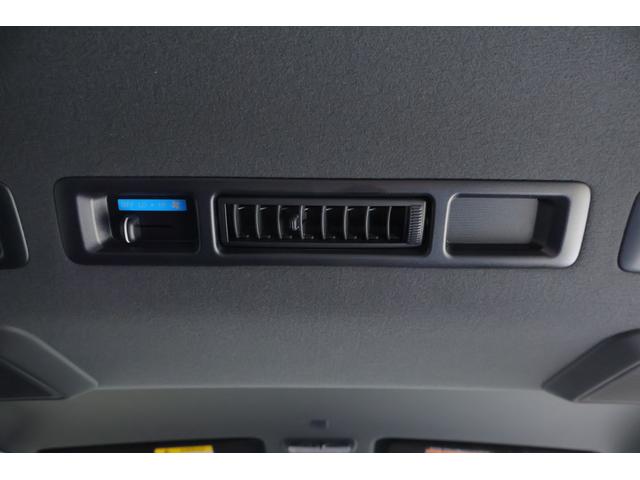 ハイエースバン スーパーＧＬダークプライムＩＩ　４ＷＤ　衝突被害軽減ブレーキ　純正ナビ地デジＴＶ　全周囲カメラ　スマートキー　ＥＴＣ２．０　車線逸脱警報　オートハイビーム　クリアランスソナー　両側電動ドア　ＬＥＤライト　デジタルミラー　ＡＣ１００Ｖ電源　ドラレコ　ワンオーナー（43枚目）