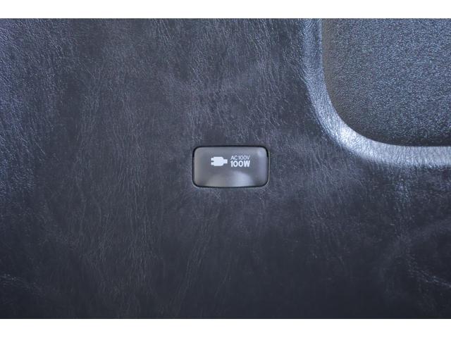 ハイエースバン スーパーＧＬダークプライムＩＩ　４ＷＤ　衝突被害軽減ブレーキ　純正ナビ地デジＴＶ　全周囲カメラ　スマートキー　ＥＴＣ２．０　車線逸脱警報　オートハイビーム　クリアランスソナー　両側電動ドア　ＬＥＤライト　デジタルミラー　ＡＣ１００Ｖ電源　ドラレコ　ワンオーナー（45枚目）