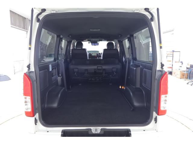 ハイエースバン スーパーＧＬダークプライムＩＩ　４ＷＤ　衝突被害軽減ブレーキ　純正ナビ地デジＴＶ　全周囲カメラ　スマートキー　ＥＴＣ２．０　車線逸脱警報　オートハイビーム　クリアランスソナー　両側電動ドア　ＬＥＤライト　デジタルミラー　ＡＣ１００Ｖ電源　ドラレコ　ワンオーナー（46枚目）
