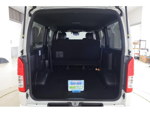 ハイエースバン スーパーＧＬダークプライムＩＩ　４ＷＤ　衝突被害軽減ブレーキ　純正ナビ地デジＴＶ　全周囲カメラ　スマートキー　ＥＴＣ２．０　車線逸脱警報　オートハイビーム　クリアランスソナー　両側電動ドア　ＬＥＤライト　デジタルミラー　ＡＣ１００Ｖ電源　ドラレコ　ワンオーナー（47枚目）