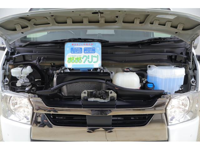 ハイエースバン スーパーＧＬダークプライムＩＩ　４ＷＤ　衝突被害軽減ブレーキ　純正ナビ地デジＴＶ　全周囲カメラ　スマートキー　ＥＴＣ２．０　車線逸脱警報　オートハイビーム　クリアランスソナー　両側電動ドア　ＬＥＤライト　デジタルミラー　ＡＣ１００Ｖ電源　ドラレコ　ワンオーナー（54枚目）