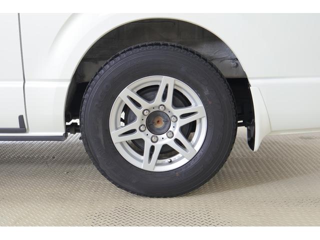 ハイエースバン スーパーＧＬダークプライムＩＩ　４ＷＤ　衝突被害軽減ブレーキ　純正ナビ地デジＴＶ　全周囲カメラ　スマートキー　ＥＴＣ２．０　車線逸脱警報　オートハイビーム　クリアランスソナー　両側電動ドア　ＬＥＤライト　デジタルミラー　ＡＣ１００Ｖ電源　ドラレコ　ワンオーナー（55枚目）
