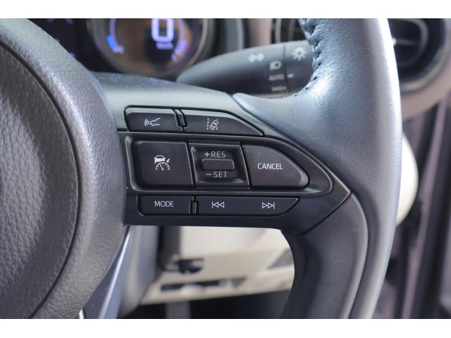 ヤリス ハイブリッドＺ　衝突被害軽減ブレーキ　純正８インチＤＡナビ　地デジＴＶ　全周囲カメラ　ＢＳＭ　スマートキー　ＥＴＣ　レーダークルーズ　オートハイビーム　車線逸脱警報　クリアランスソナー　シートヒーター　先行車発進告知機能　ＬＥＤヘッドライト　横滑り防止装置（24枚目）