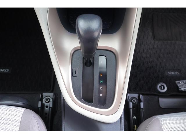 ヤリス ハイブリッドＺ　衝突被害軽減ブレーキ　純正８インチＤＡナビ　地デジＴＶ　全周囲カメラ　ＢＳＭ　スマートキー　ＥＴＣ　レーダークルーズ　オートハイビーム　車線逸脱警報　クリアランスソナー　シートヒーター　先行車発進告知機能　ＬＥＤヘッドライト　横滑り防止装置（28枚目）