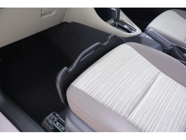 ヤリス ハイブリッドＺ　衝突被害軽減ブレーキ　純正８インチＤＡナビ　地デジＴＶ　全周囲カメラ　ＢＳＭ　スマートキー　ＥＴＣ　レーダークルーズ　オートハイビーム　車線逸脱警報　クリアランスソナー　シートヒーター　先行車発進告知機能　ＬＥＤヘッドライト　横滑り防止装置（40枚目）