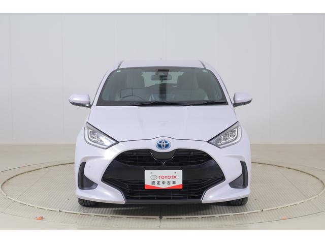 ヤリス ハイブリッドＺ　衝突被害軽減ブレーキ　純正８インチＤＡナビ　地デジＴＶ　全周囲カメラ　ＢＳＭ　スマートキー　ＥＴＣ　レーダークルーズ　オートハイビーム　車線逸脱警報　クリアランスソナー　シートヒーター　先行車発進告知機能　ＬＥＤヘッドライト　横滑り防止装置（44枚目）