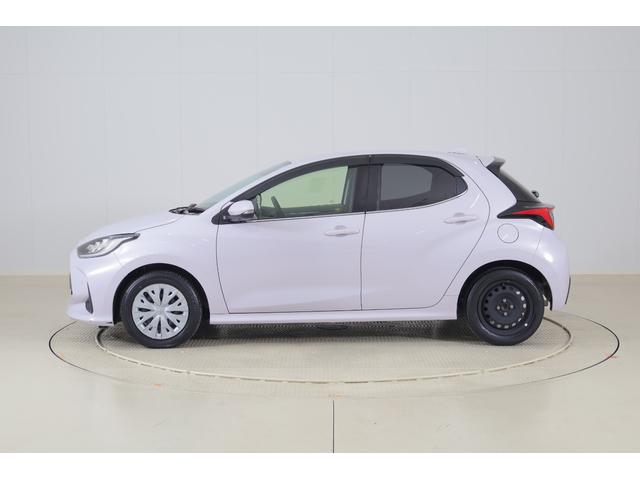 ヤリス ハイブリッドＺ　衝突被害軽減ブレーキ　純正８インチＤＡナビ　地デジＴＶ　全周囲カメラ　ＢＳＭ　スマートキー　ＥＴＣ　レーダークルーズ　オートハイビーム　車線逸脱警報　クリアランスソナー　シートヒーター　先行車発進告知機能　ＬＥＤヘッドライト　横滑り防止装置（45枚目）