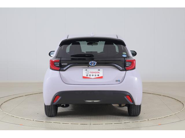 ヤリス ハイブリッドＺ　衝突被害軽減ブレーキ　純正８インチＤＡナビ　地デジＴＶ　全周囲カメラ　ＢＳＭ　スマートキー　ＥＴＣ　レーダークルーズ　オートハイビーム　車線逸脱警報　クリアランスソナー　シートヒーター　先行車発進告知機能　ＬＥＤヘッドライト　横滑り防止装置（46枚目）