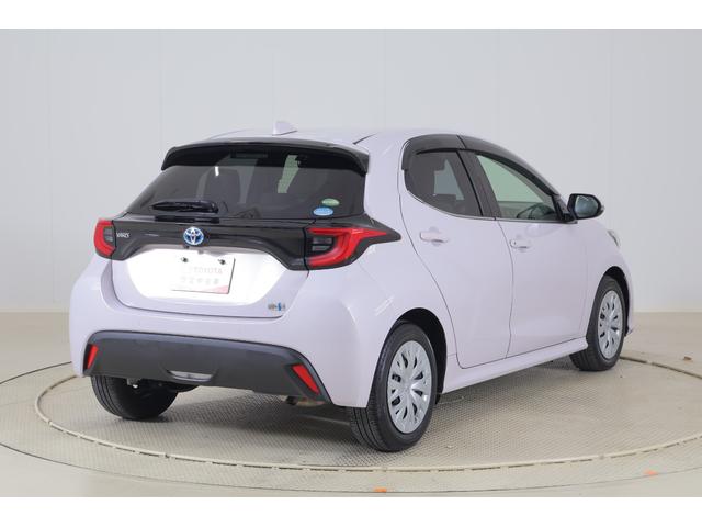 ヤリス ハイブリッドＺ　衝突被害軽減ブレーキ　純正８インチＤＡナビ　地デジＴＶ　全周囲カメラ　ＢＳＭ　スマートキー　ＥＴＣ　レーダークルーズ　オートハイビーム　車線逸脱警報　クリアランスソナー　シートヒーター　先行車発進告知機能　ＬＥＤヘッドライト　横滑り防止装置（47枚目）